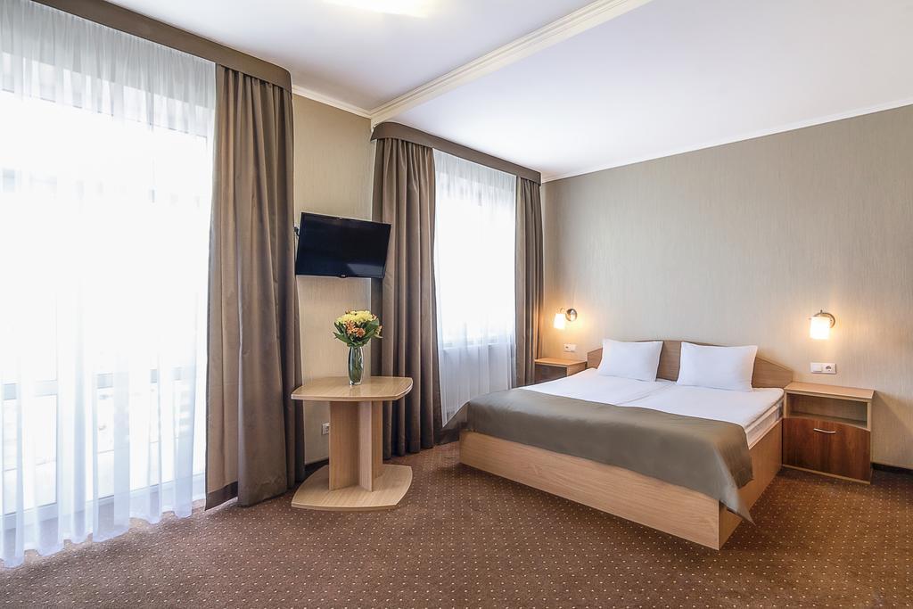 Mariot Medical Center Hotel Truskavets Ngoại thất bức ảnh