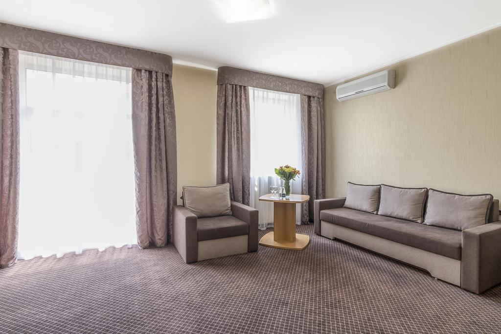Mariot Medical Center Hotel Truskavets Ngoại thất bức ảnh