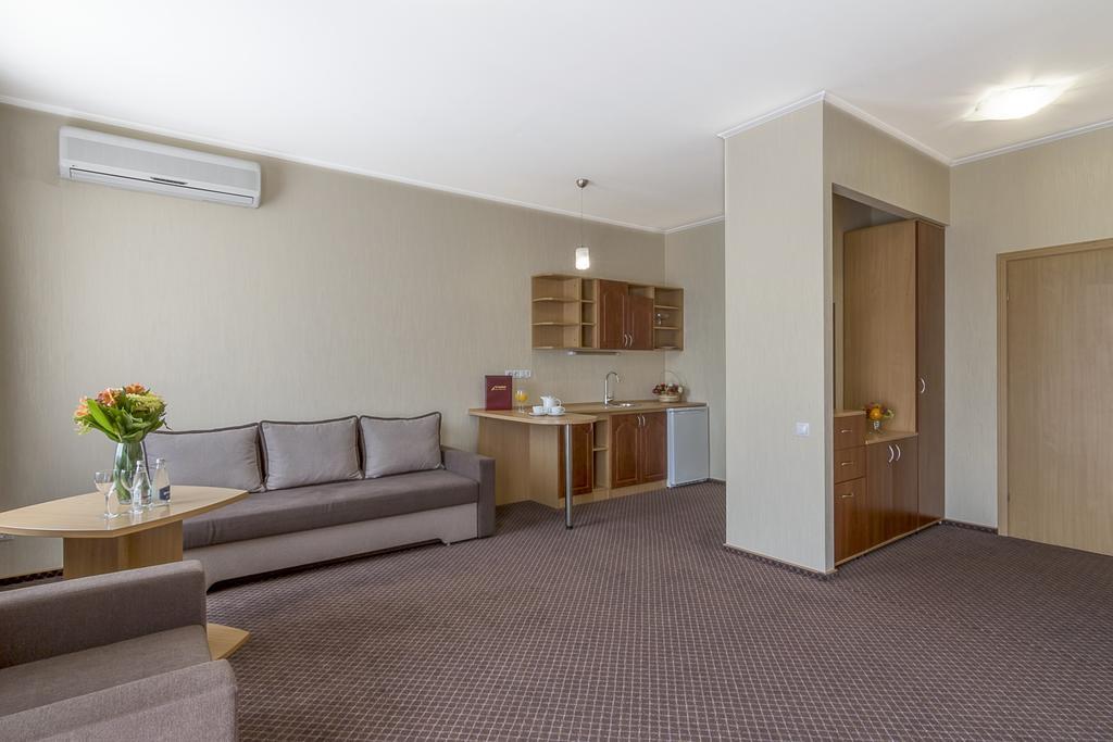 Mariot Medical Center Hotel Truskavets Ngoại thất bức ảnh
